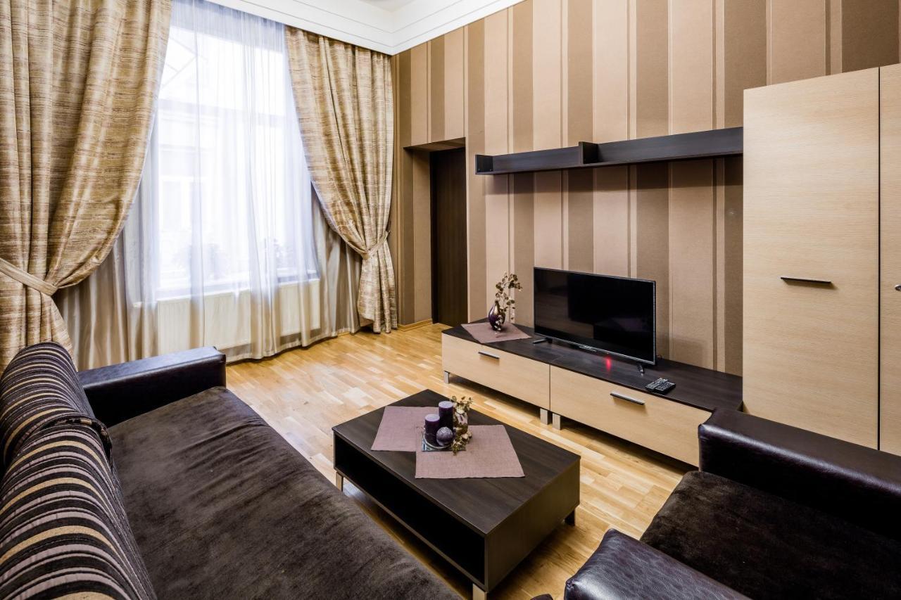 Svobody Avenue 10 Apartment ลวีฟ ภายนอก รูปภาพ