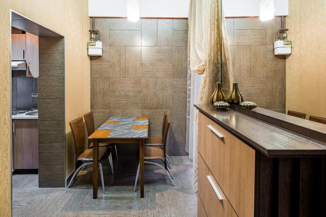 Svobody Avenue 10 Apartment ลวีฟ ภายนอก รูปภาพ