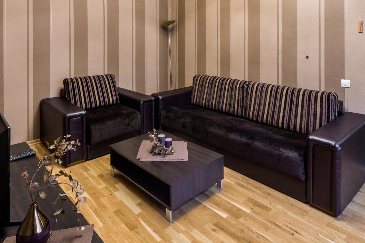 Svobody Avenue 10 Apartment ลวีฟ ภายนอก รูปภาพ