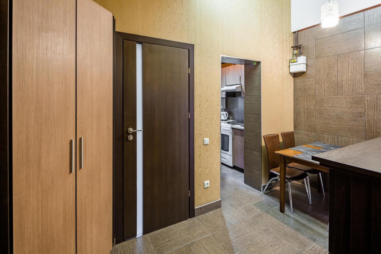 Svobody Avenue 10 Apartment ลวีฟ ภายนอก รูปภาพ